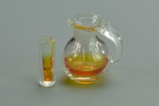 Limmonadenkrug mit Glas